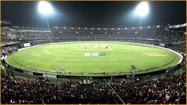 RCB vs GT IPL Match Today Pitch Report and Bengaluru Weather Update