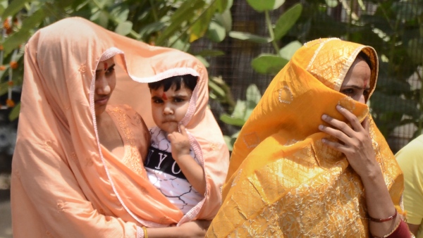 Karnataka temperature Mercury crosses 45 C in some districts demand for electricity increased Karnataka temperature Mercury crosses 45 C in some districts demand for electricity increased