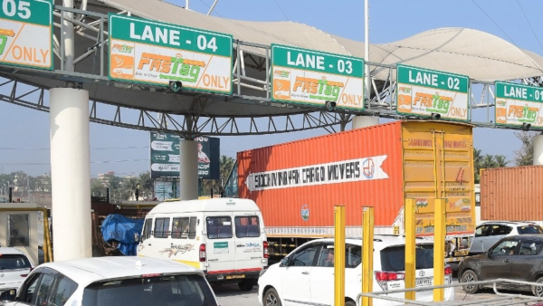 Toll Plaza Rules Never Pay Toll Fee Without Knowing These Rules and Guidelines Given by NHAI