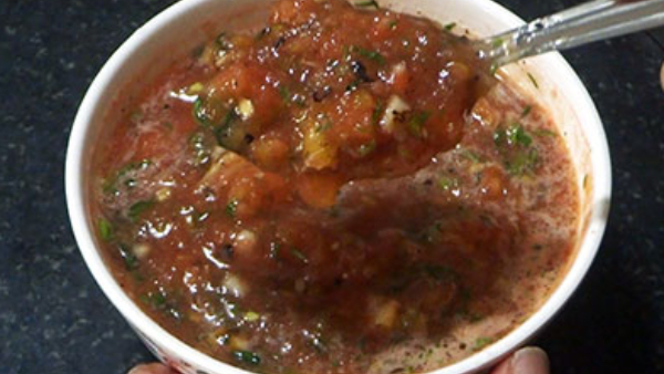 How To Make Burnt Tomato Chutney With Garlic
