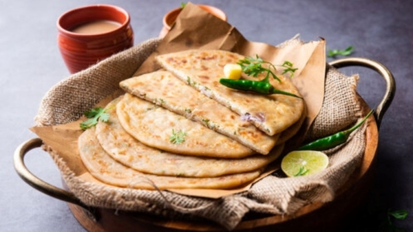 Tomato Paneer Stuffed Paratha Recipe Know How to Make Tomato Paneer Paratha in Kannada