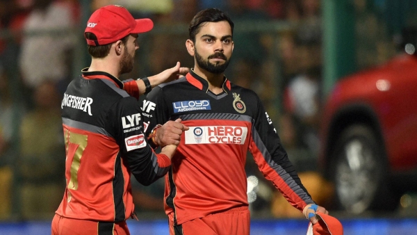 AB de Villiers Supports Virat Kohli Against Strike-rate Criticism