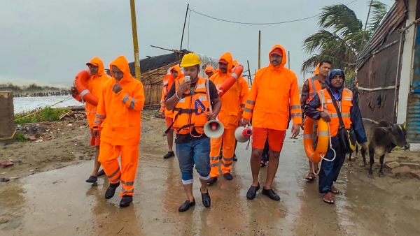 Cyclone Remal 2 killed in Bengal Metro services traffic disrupted