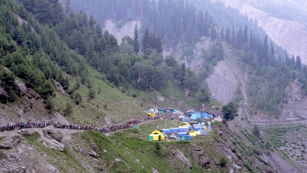 Amarnath Yatra 2024 Over 13 000 pilgrims visited the holy cave shrine of Amarnath on first day
