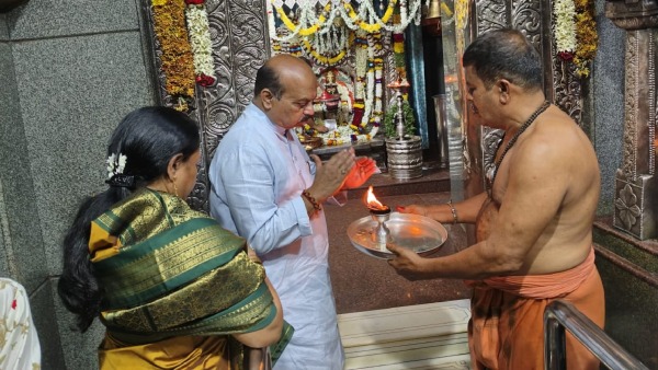 Karnataka Congress Expected to Split Post 2024 Lok Sabha Elections Basavaraj Bommai Karnataka Congress Expected to Split Post 2024 Lok Sabha Elections Basavaraj Bommai