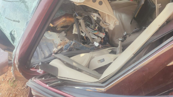 Tourist s car fell into ditch near Gundlupete four injured