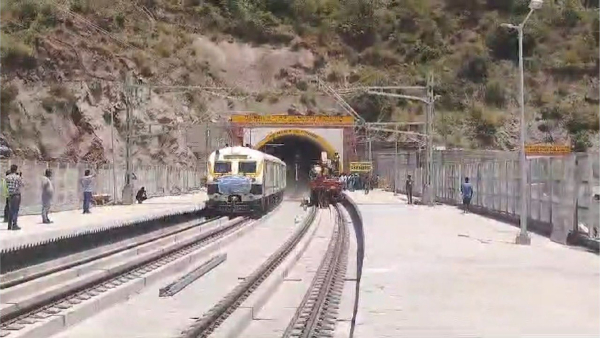 Viral Video Successful Trial Railway Run on World s Highest Chenab Railway Bridge in JK