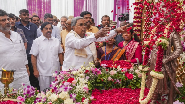 Swamijis on Karnataka CM DyCM Posts Minister Sees BJP s Hand