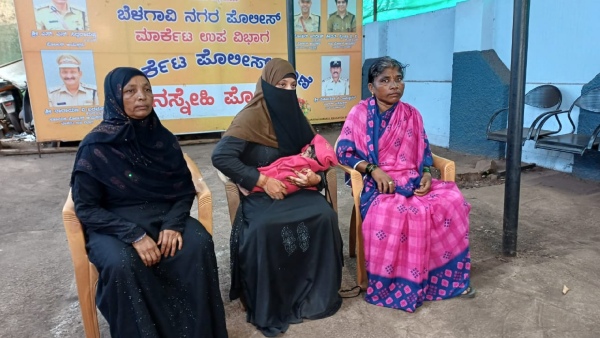 Fire Breaks Hits Out Book Stall in Hubballi Rs 20 Lakh Loss