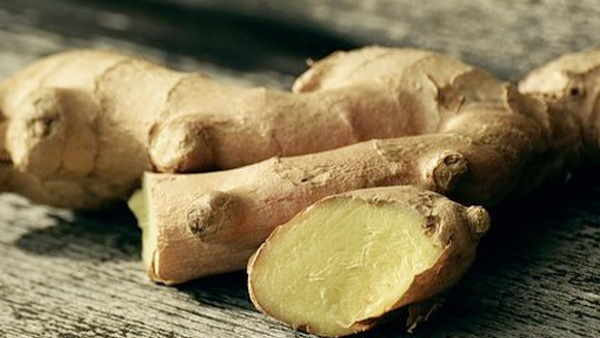 What are the benefits of eating ginger on an empty stomach in the morning