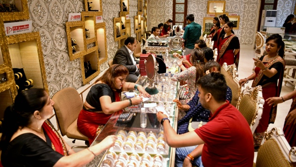 Will gold rate drop further on june 9 Will gold rate drop further on june 9