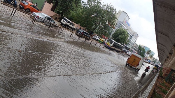 IMD gives Heavy Rain alert to Bengaluru Kolar Tumkur and Many districts on June 1st