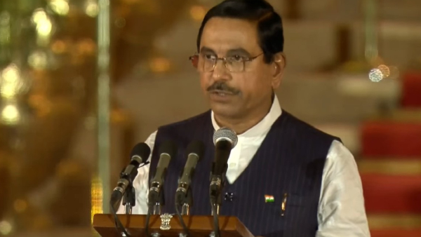 ಕೇಂದ್ರ ಸಚಿವರಾಗಿ ಪ್ರಹ್ಲಾದ್‌ ಜೋಶಿ ಪ್ರಮಾಣವಚನ