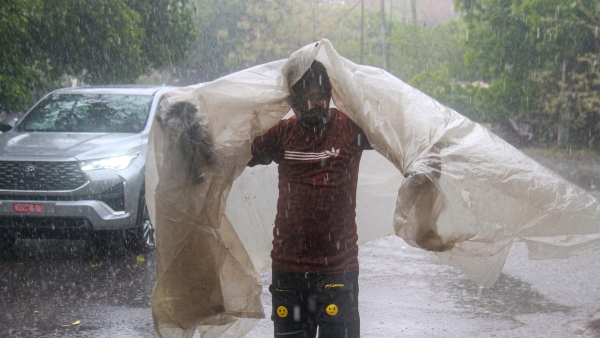 Karnataka Rains Heavy rainfall forecast in few moments red alert for these districts on June 22 Karnataka Rains Heavy rainfall forecast in few moments red alert for these districts on June 22