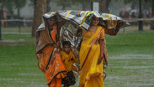 Karnataka Rains Heavy rainfall forecast in these districts in few moments on june 30