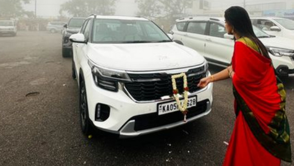 Ramachari Serial Heroine Actress Mouna Guddemane Buy A New Car