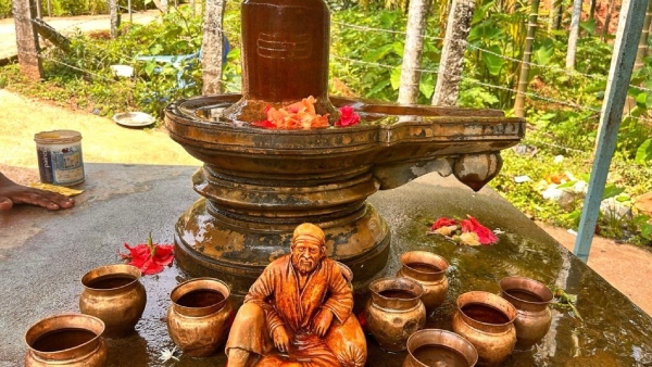 Explore the Mystical Floating Bilva Patra Leaves at Hosanagara s Guli Guli Shankara Temple