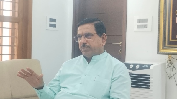 Hassan Pen Drive Case Prajwal Revanna Not Deserve for Apology Pralhad Joshi Hassan Pen Drive Case Prajwal Revanna Not Deserve for Apology Pralhad Joshi