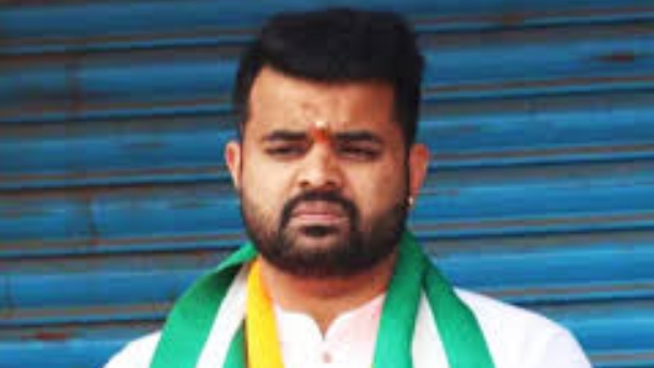 Prajwal Case Room And Toilet Not Clean MP Prajwal Revanna Kirik With SIT Officials