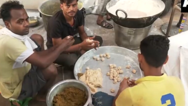 Preparation of puri and sweets at the BJP headquarters before the results