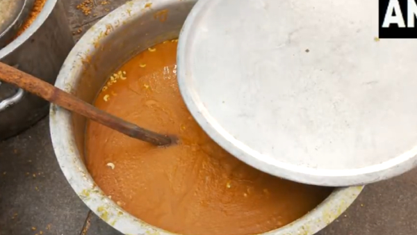 Preparation of puri and sweets at the BJP headquarters before the results