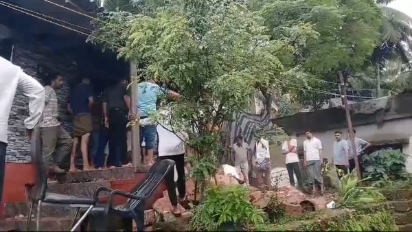 Four Members Of The Same Family Died Wall Collapsed Due To Heavy Rain In Ullal