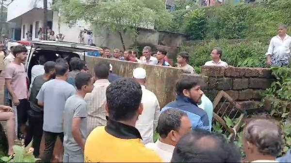 Four Members Of The Same Family Died Wall Collapsed Due To Heavy Rain In Ullal