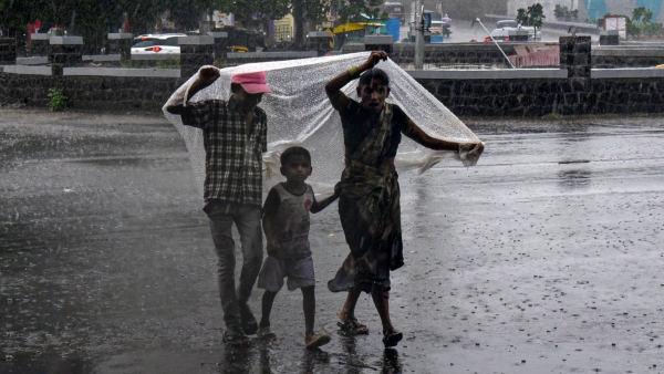 Karnataka Rains Coastal Districts Got Red Alert Due Heavy Aain on June 27th