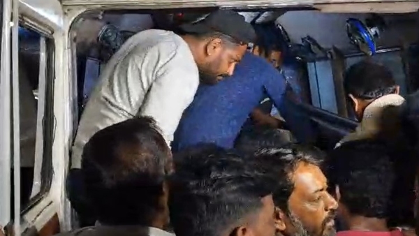 Darshan Thoogudeepa Case Renukaswamy s dead body Arrival to Chitradurga