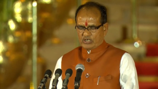 ಸಿಂಗ್‌ ಚವ್ಹಾಣ್‌ ಪ್ರಮಾಣವಚನ ಸ್ವೀಕಾರ