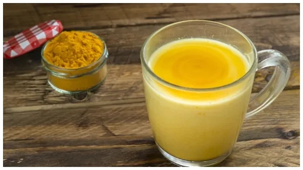 Turmeric Milk Benefits what are the benefits of drinking Turmeric milk in kannada