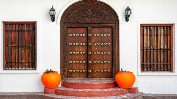 Vastu tips dos and donts at the home main door in kannada