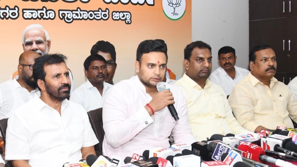 BJP MP Yaduveer Wadiyar Supports Continuation of Congress Guarantees