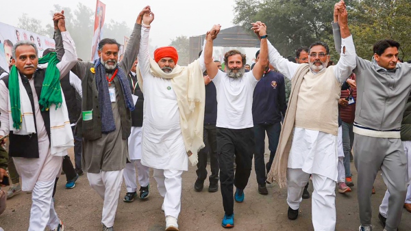 Medias dirty role in unhealthy democracy Indian activist Yogendra Yadav slams Media