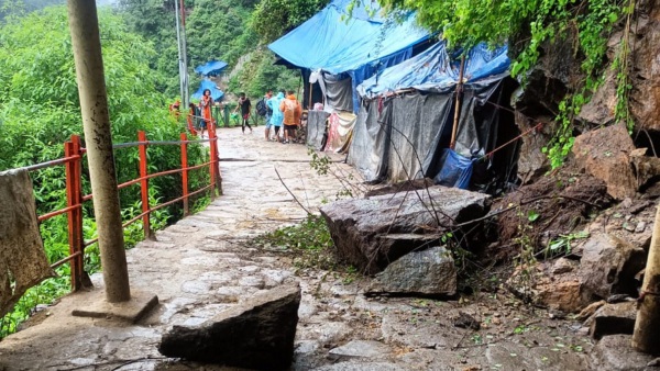 3 Dead In Kedarnath Landslide 8 Injured Taken To Hospital