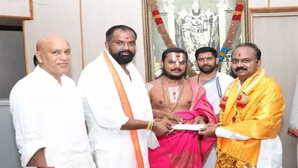 Huge amount of donation from Bengaluru devotees to Tirumala Shri