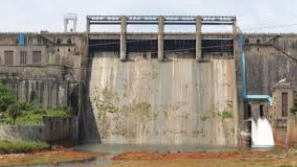 How many thousand cusecs water wasted from Bhadra Dam in last one week