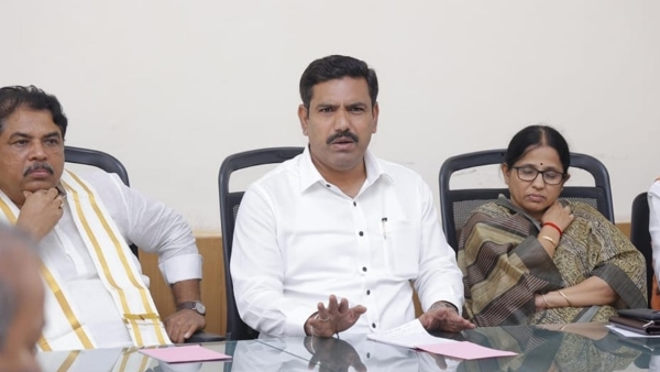 Siddaramaiah Supporters Padayatra To Counter BJP JDS