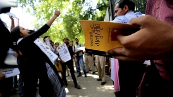 Delhi University to teach Manusmriti In Course Teachers students Opposes proposal