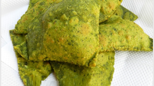 Drumstick Leaves Poori Recipe Know How to Make Drumstick Leaves Poori Chutney in Kannada