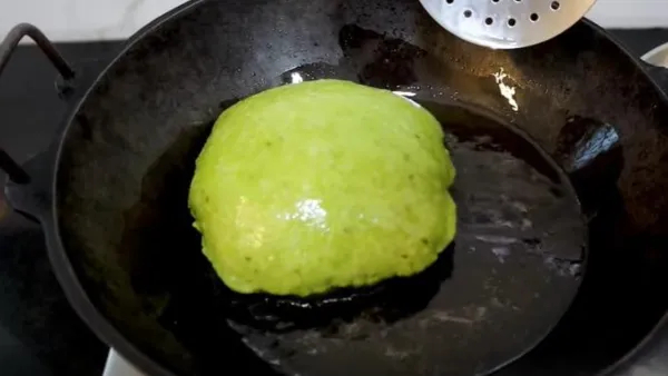 Drumstick Leaves Poori Recipe Know How to Make Drumstick Leaves Poori Chutney in Kannada