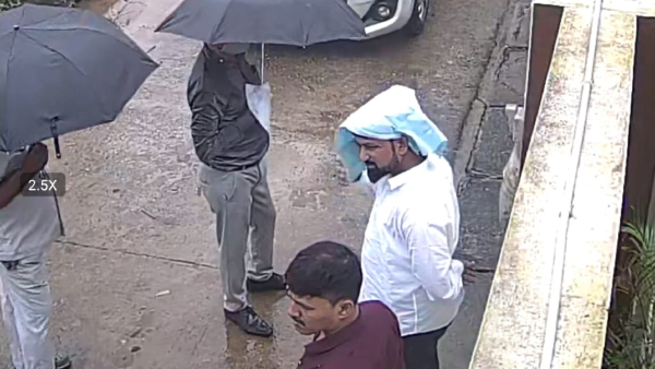 Fake IT Officials And Police Attack On Businessman House At Udupi Fake IT Officials And Police Attack On Businessman House At Udupi