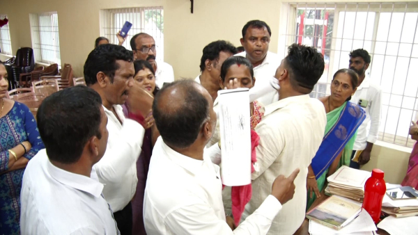 Congress-BJP Members Fight In Udupi Thenkanidiyoor Gram Panchayat Meeting