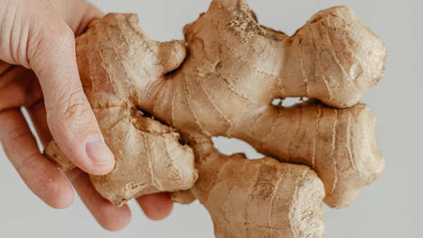 Health Benefits of Roasted Ginger and Honey A Natural Remedy for the Rainy Season