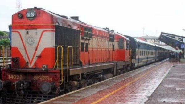 Indian Railways To manufacture 10 000 Non-AC Coaches In 2 Years