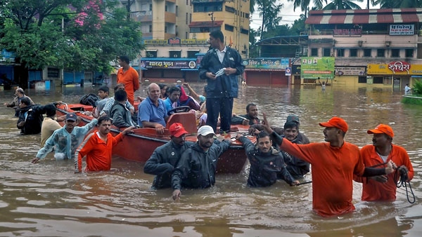 Karnataka Rain Intensity Decreases Heavy Rain Expected in 3 Districts Flood Areas Return Normal