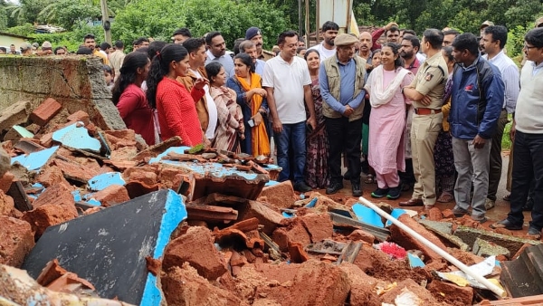 1 Lakh Even If The Government House Collapses Solution Says KJ George