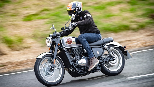 Know Mahindra Company New Bike Price features