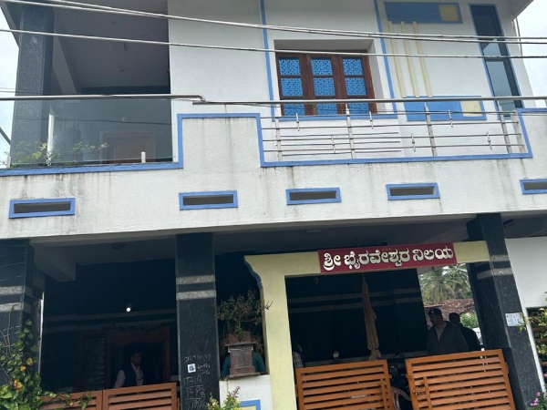 Lokayukta raids Anthargange Gram Panchayat President s house and others Lokayukta raids Anthargange Gram Panchayat President s house and others