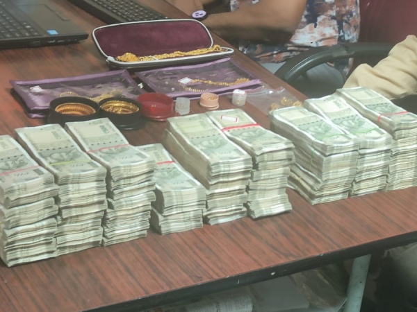 Lokayukta raids Anthargange Gram Panchayat President s house and others Lokayukta raids Anthargange Gram Panchayat President s house and others